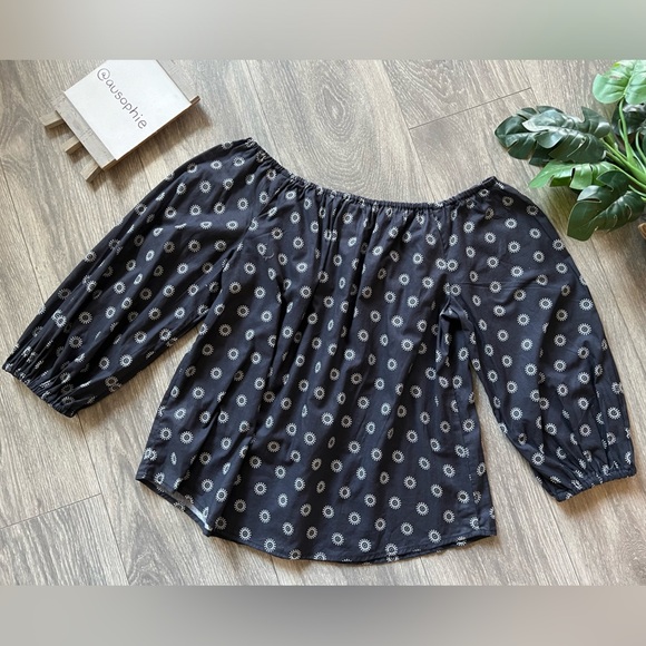Maeve Maiden Off Shoulder Blouse Batik print. Size MP - Picture 6 of 8